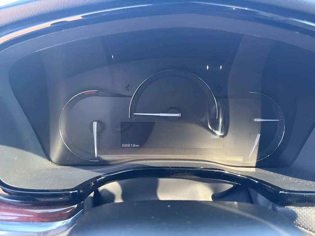Used 2018 Gray Cadillac Luxury image 10