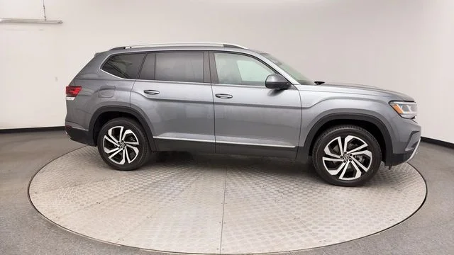 Used 2022 Gray Volkswagen SEL image 9