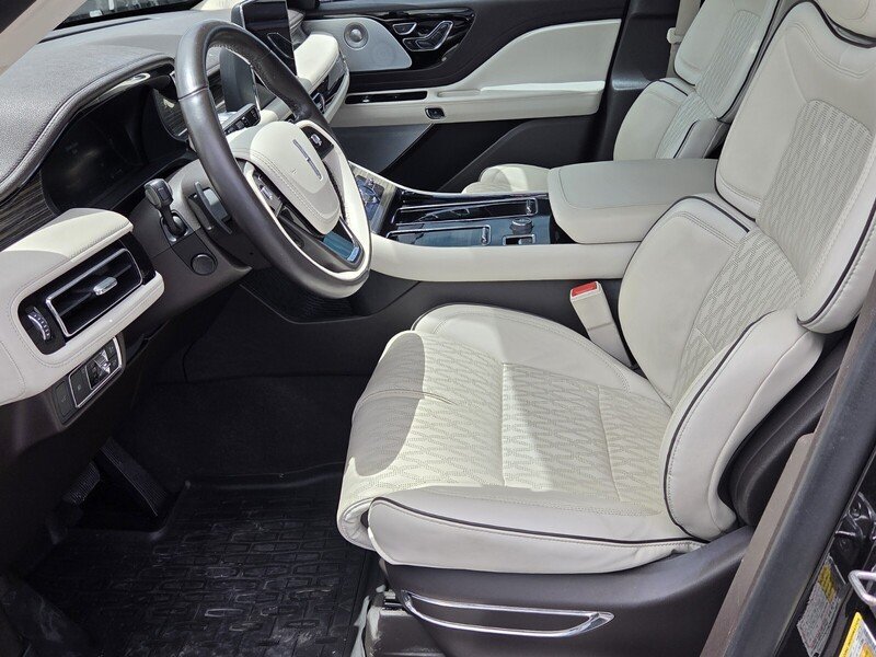 Used 2020 Black Metallic LINCOLN BLACK LABEL AWD image 10