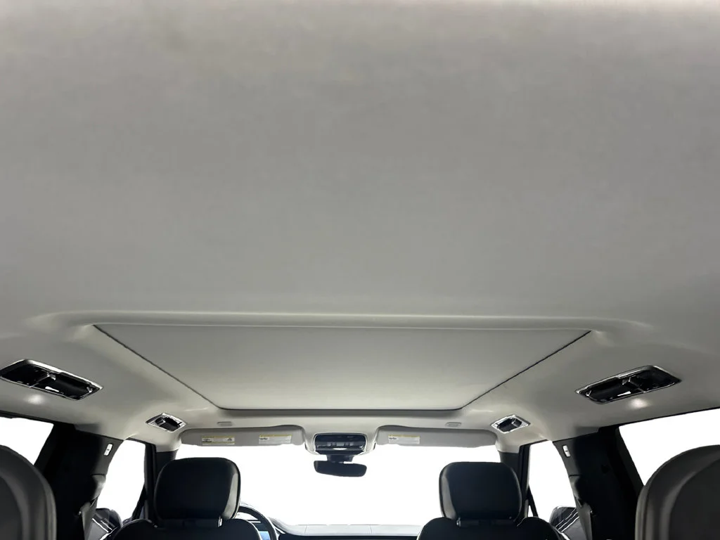 Used 2023 Black Land Rover SE image 71