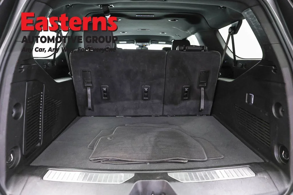 Used 2025 Gray Chevrolet Z71 image 9