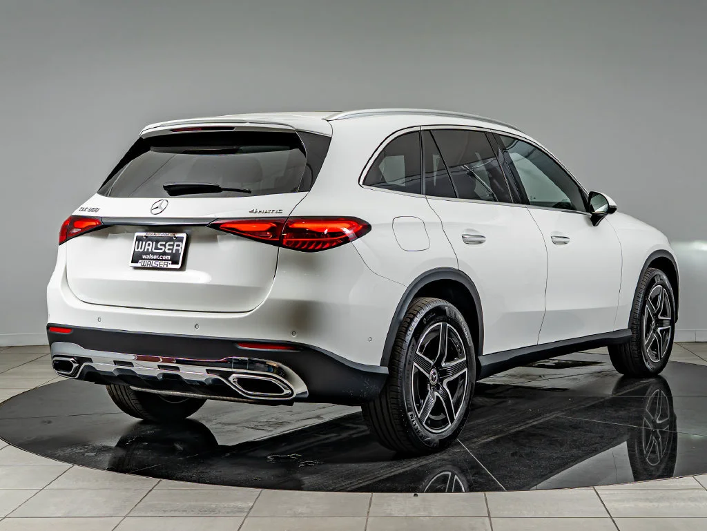 Used 2026 Polar White Mercedes-Benz GLC 300 image 5