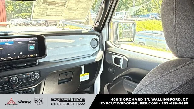 New 2026 Bright White Clear-Coat Exterior Paint Jeep Sport S image 24