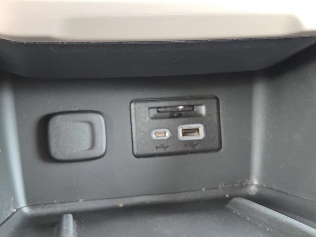 Used 2023 White Frost Tricoat GMC Denali image 12