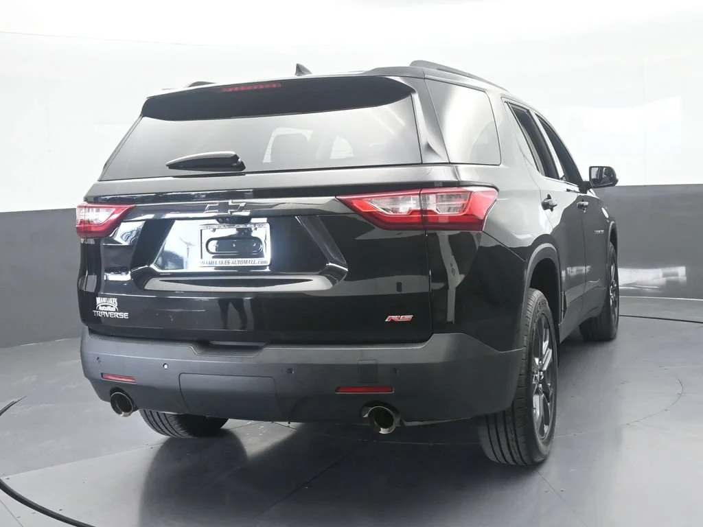Used 2021 Mosaic Black Metallic Chevrolet RS image 4