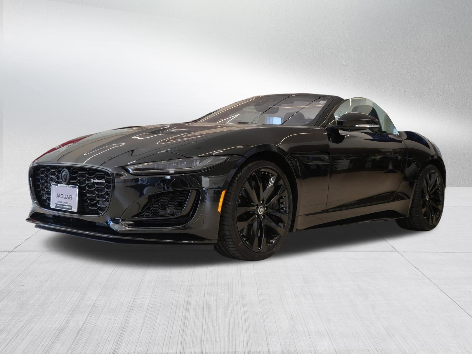 2024 Jaguar F-TYPE P450 R-Dynamic Convertible's photo
