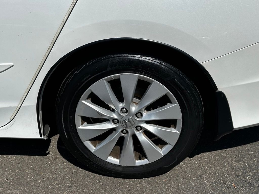 Used 2015  Honda Touring image 9