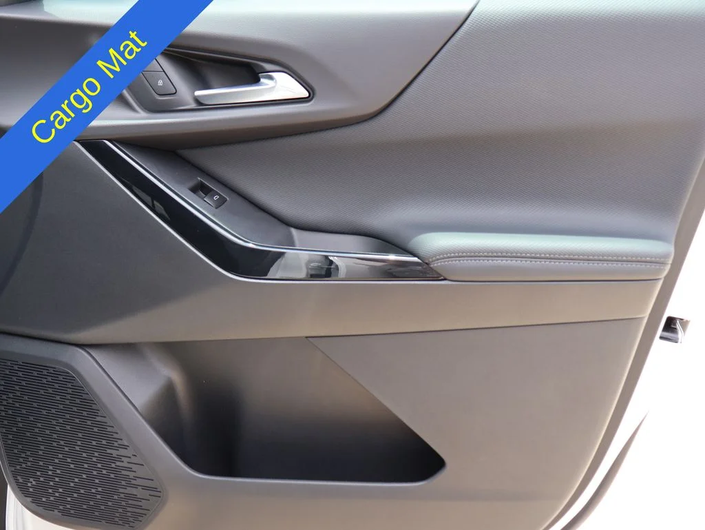 Used 2026 Summit White Chevrolet LT image 8