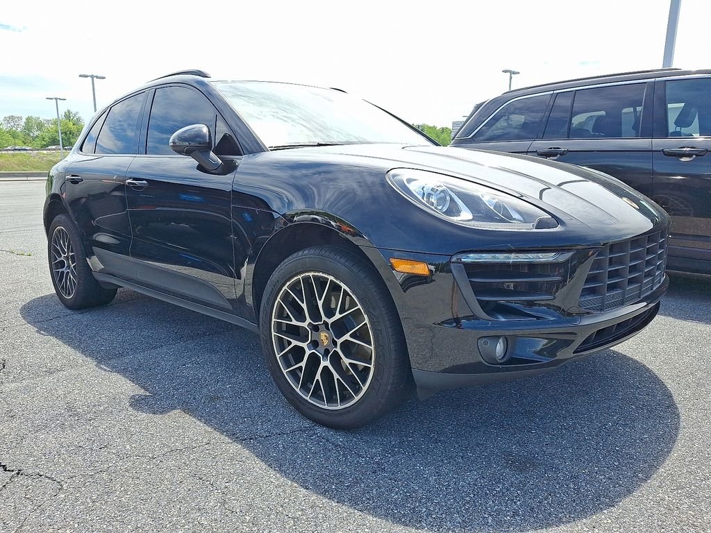 2018 Porsche Macan -'s photo
