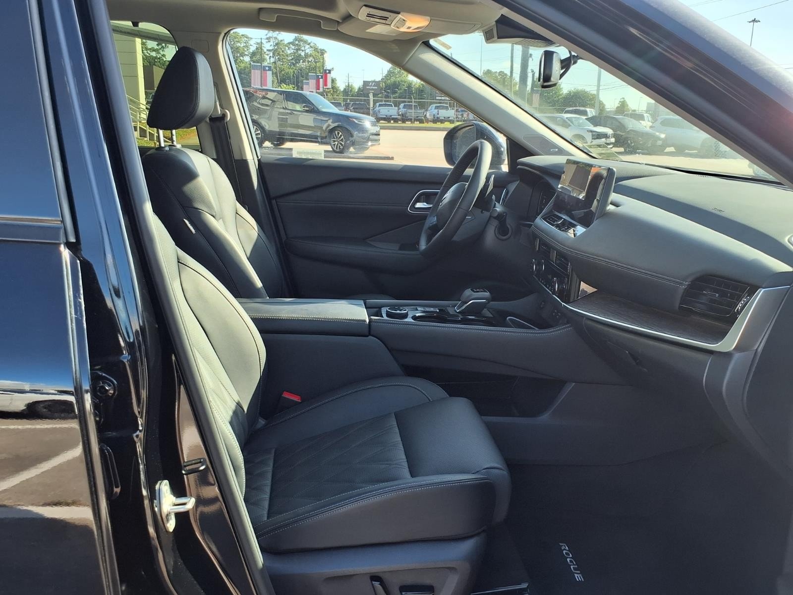 2026 Nissan Rogue Platinum Black at Robbins Nissan