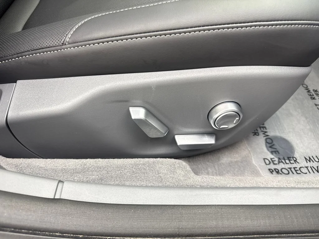 Used 2024 Silver Lucid Touring image 46