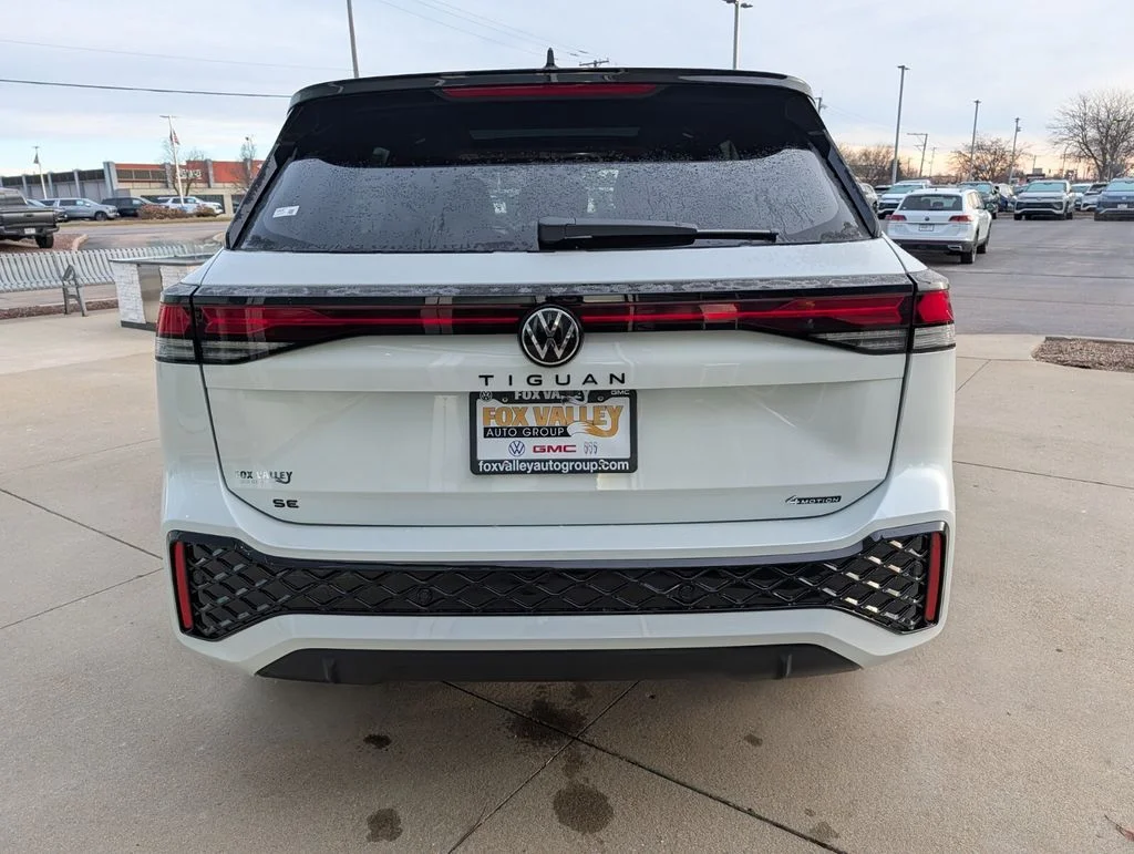 New 2026 White/off-white Volkswagen 2.0T SE R-Line Black image 5