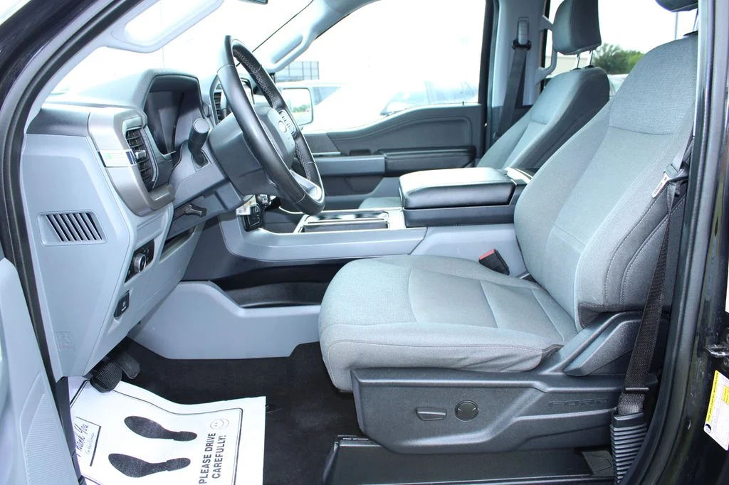 Used 2024 Black Metallic Ford XLT image 35