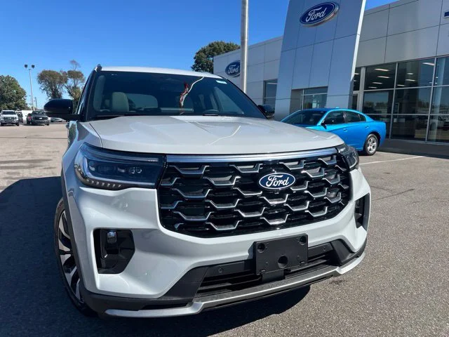New 2027 Avalanche Gray Ford Platinum™ image 5