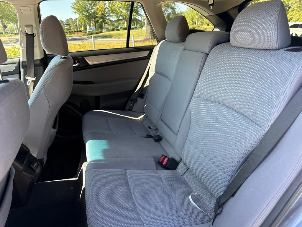 Used 2018 Twilight Blue Metallic Subaru 2.5i Premium image 31