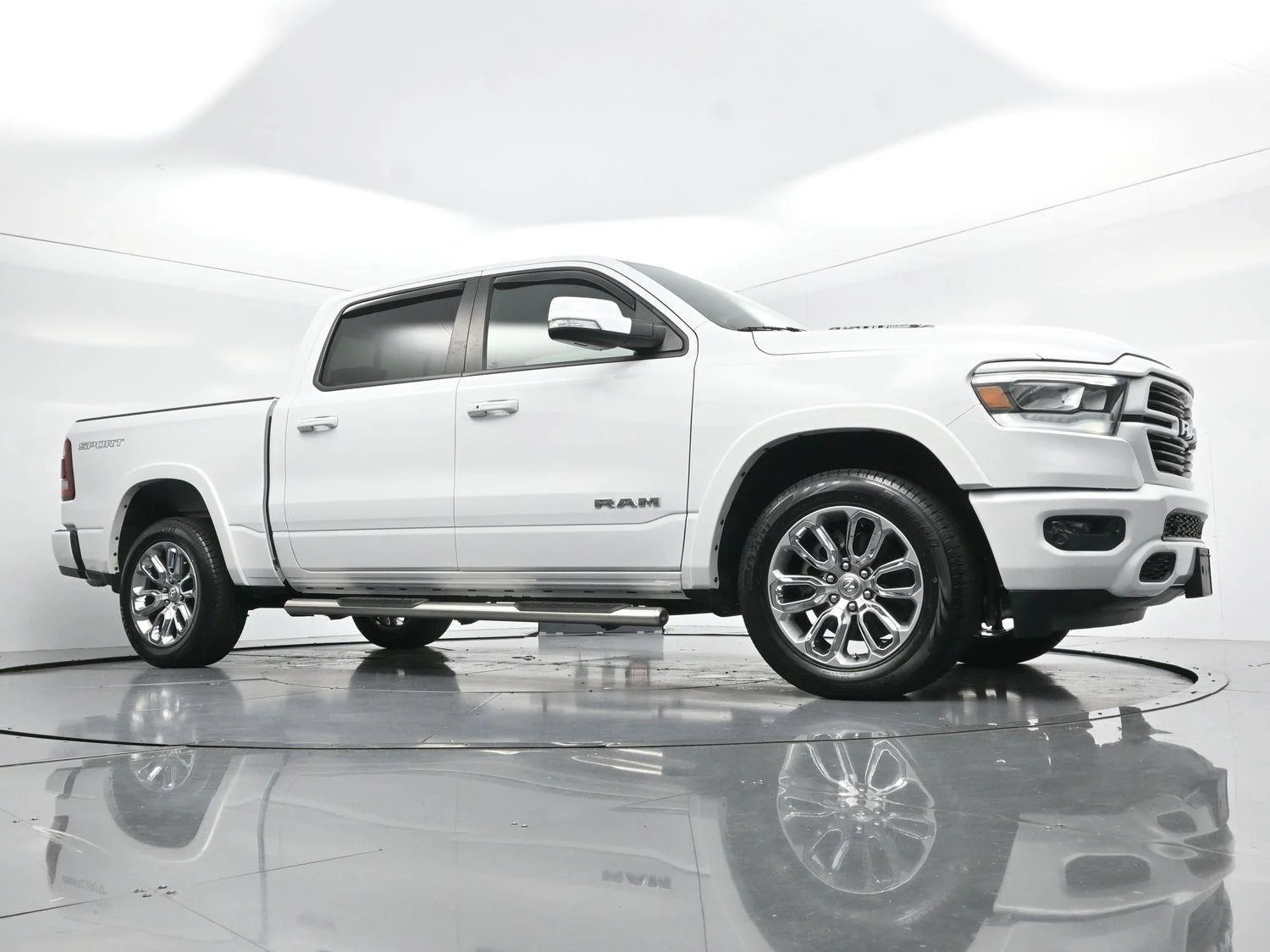 Used 2022 White Ram Laramie image 42