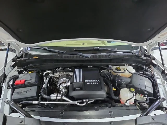 Used 2023 White Chevrolet Premier image 33