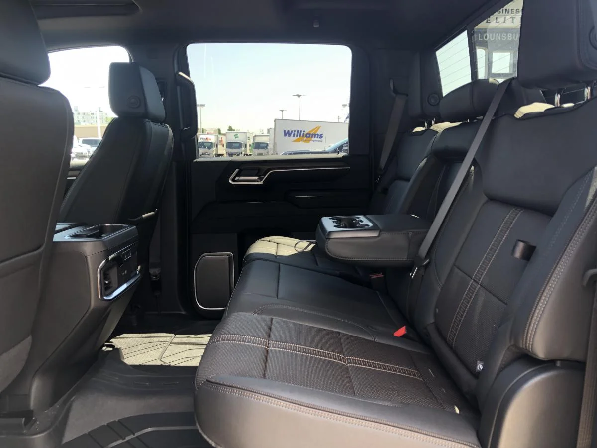New 2026 Black Chevrolet 4wd Crew Cab 159 image 11