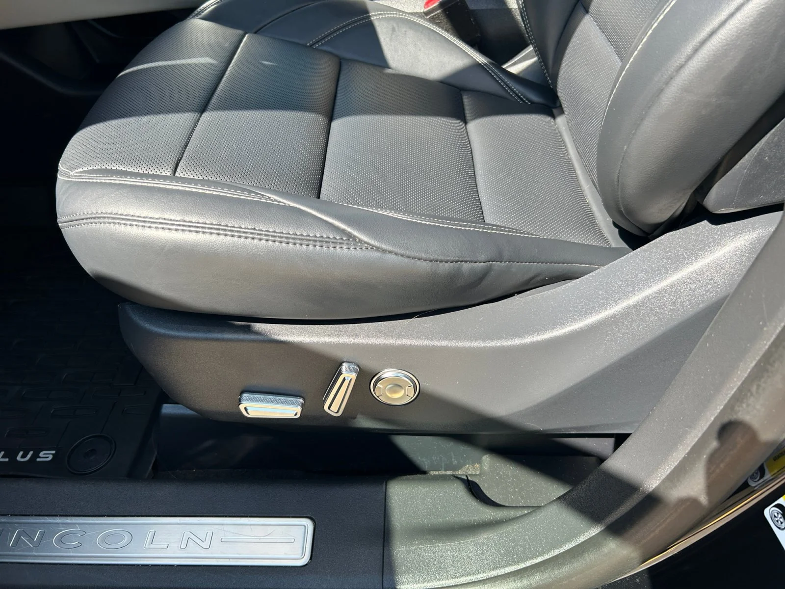 Used 2025 BLACK Lincoln PREMIERE AWD image 15