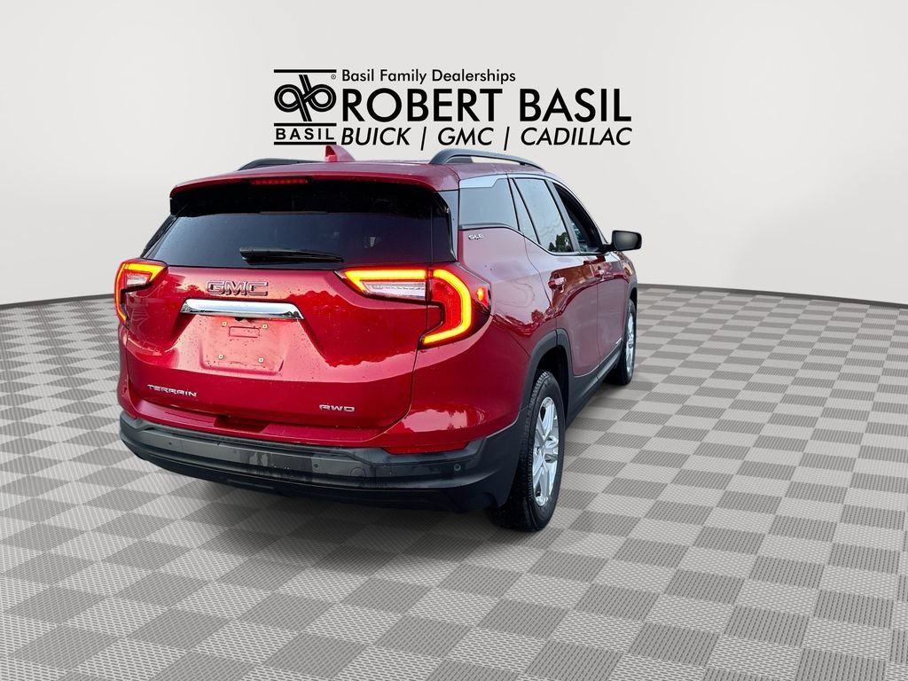 Used 2024 Volcanic Red Tintcoat GMC SLE image 8