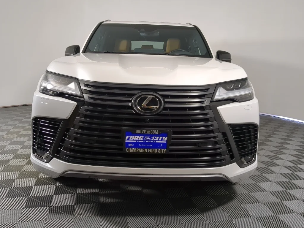 Used 2023 White Lexus Luxury image 3