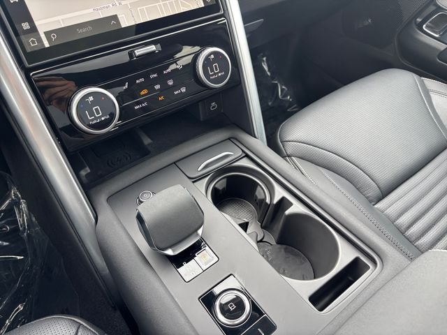 Used 2025 Blue Land Rover Dynamic SE image 24