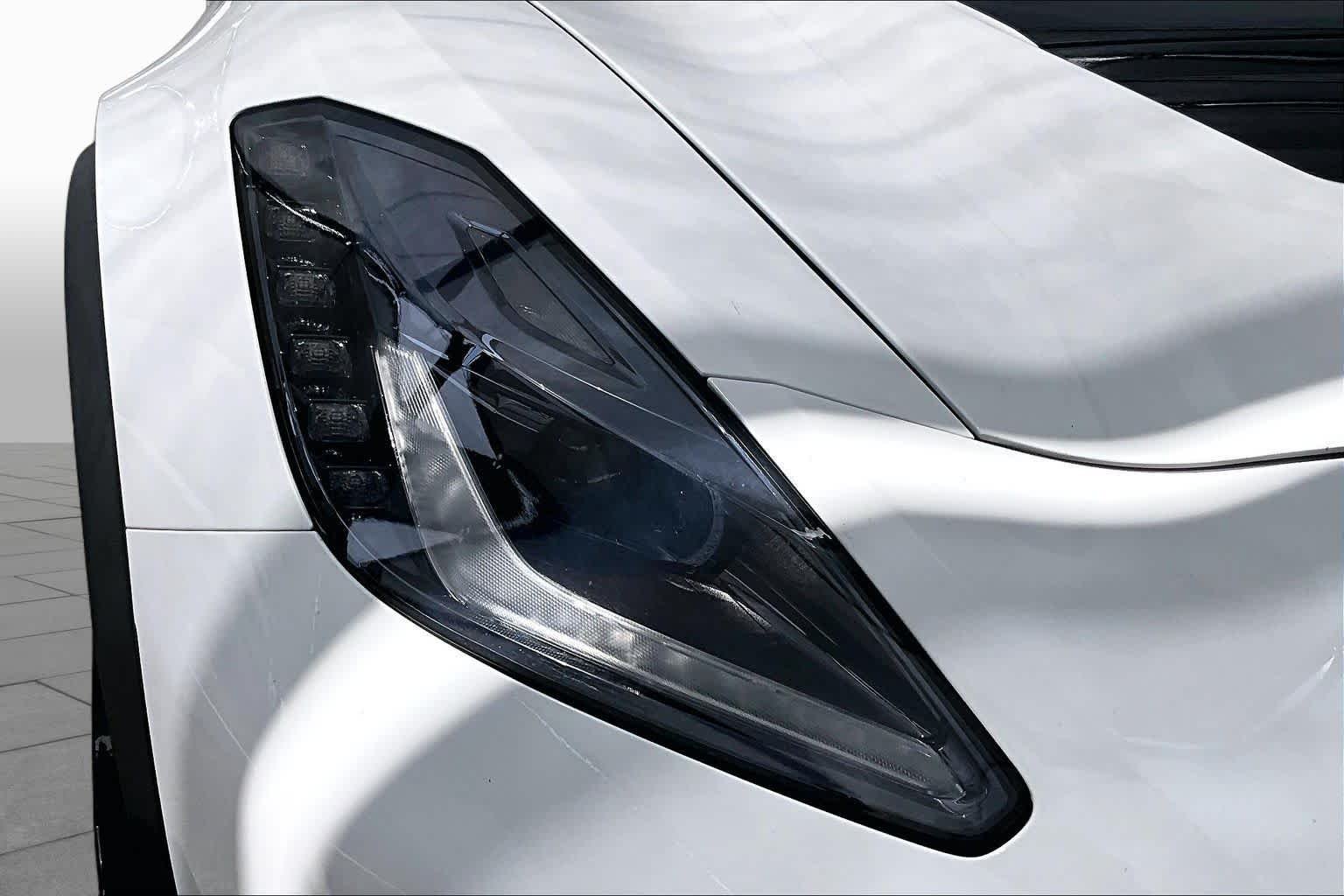 Used 2015 Arctic White Chevrolet Z06 2LZ image 24