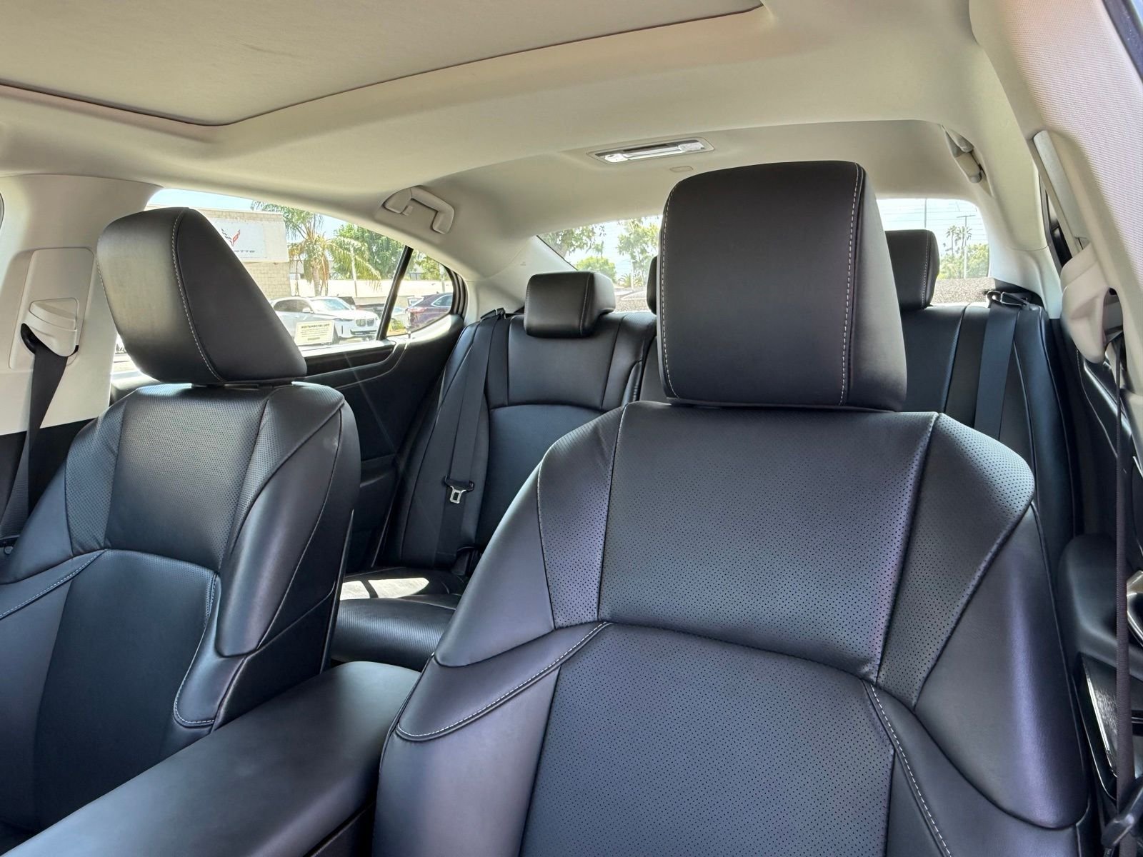 Used 2025 Silver Lexus 300h image 22