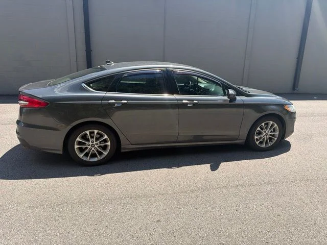 Used 2019 Gray Ford SE image 7