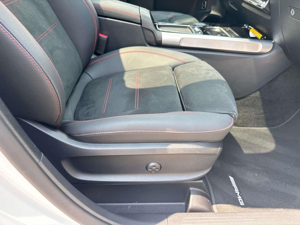 Certified Used 2025 White Mercedes-Benz GLB 250 image 12