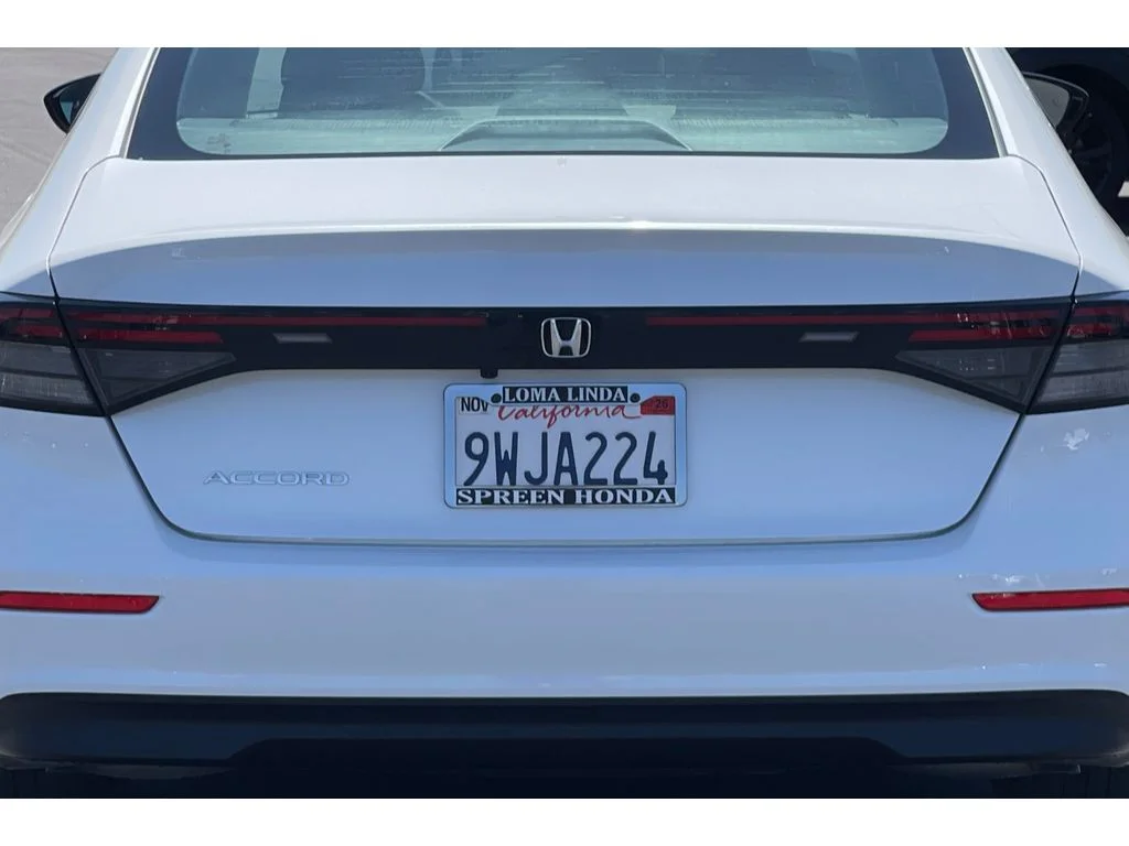 Used 2025 Platinum White Pearl Honda SE image 15
