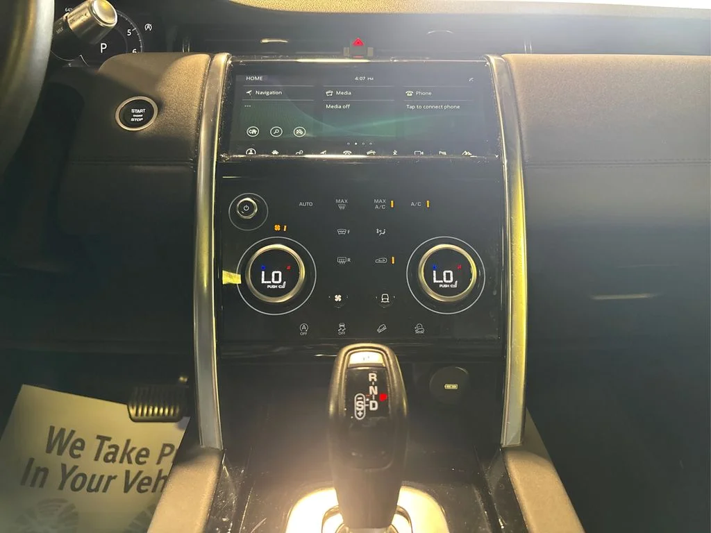 Used 2020 Eiger Grey Land Rover SE image 32