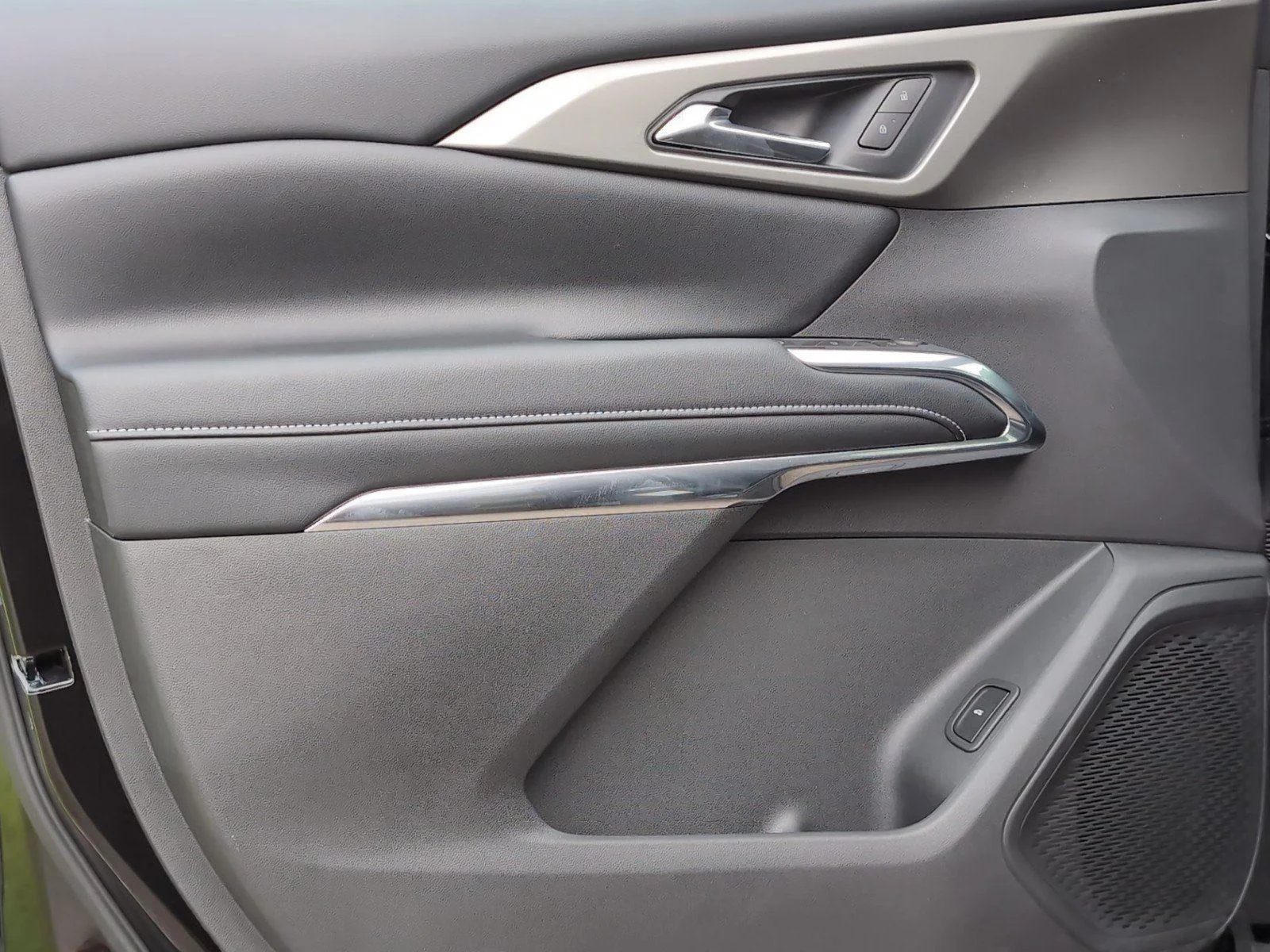 New 2026 Mosaic Black Metallic Chevrolet LT image 19