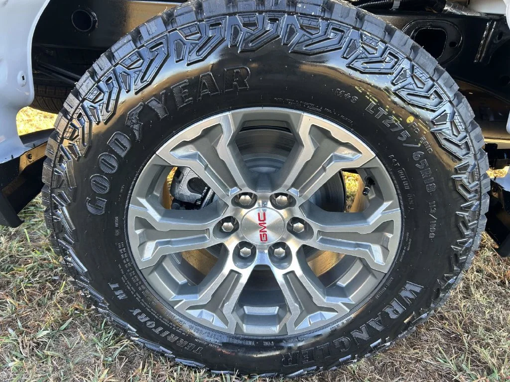 New 2026 Summit White GMC Pro image 10
