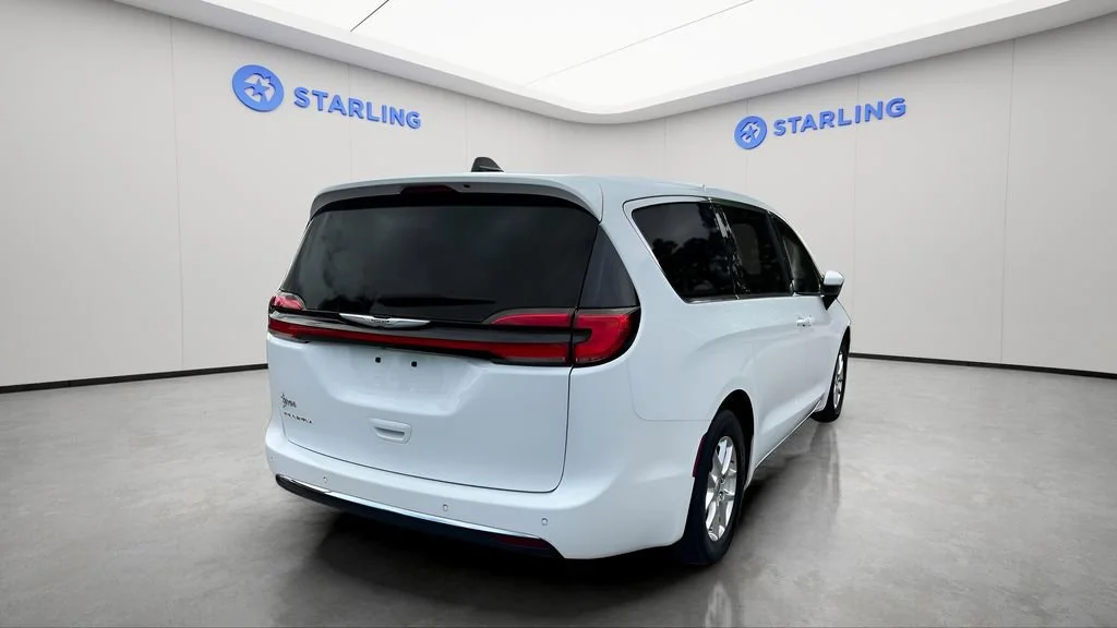Used 2023 White Chrysler Touring L image 7