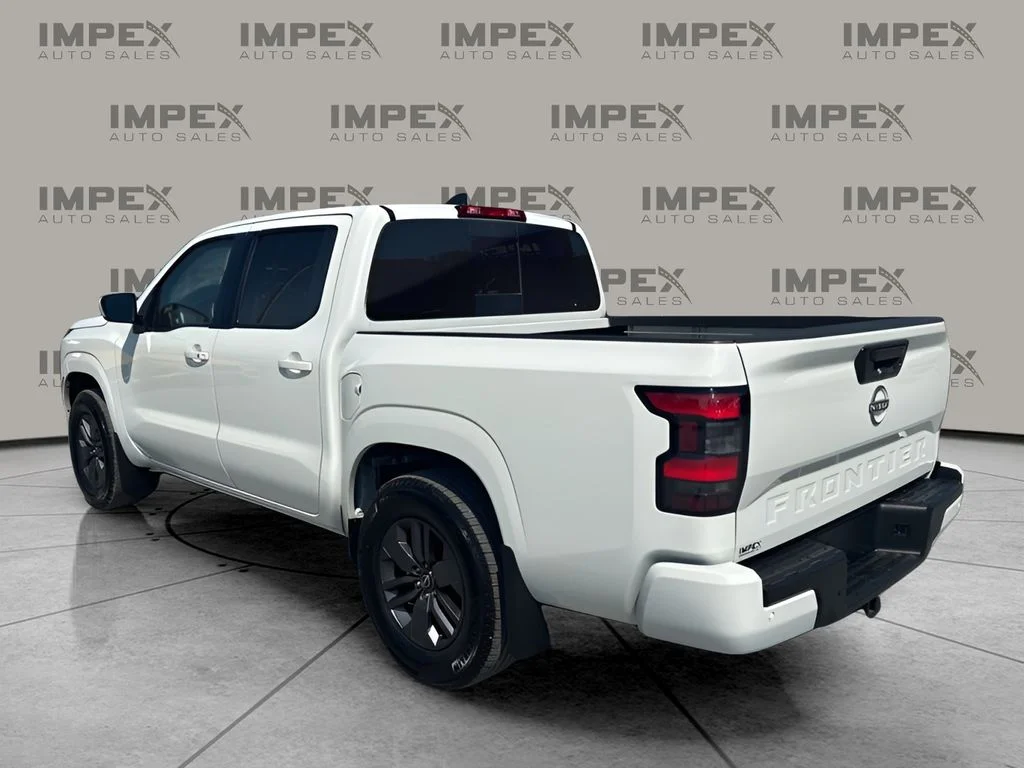 Used 2025 White Nissan SV image 3
