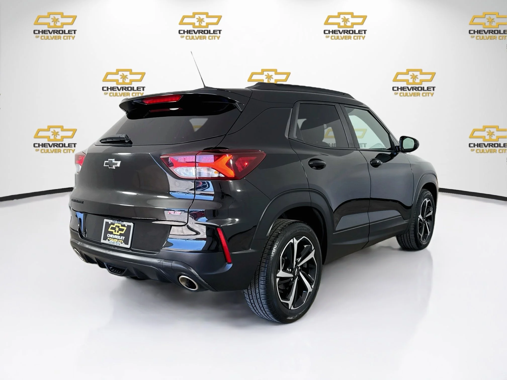 Used 2023 MOSAIC BLACK METALLIC Chevrolet RS image 8