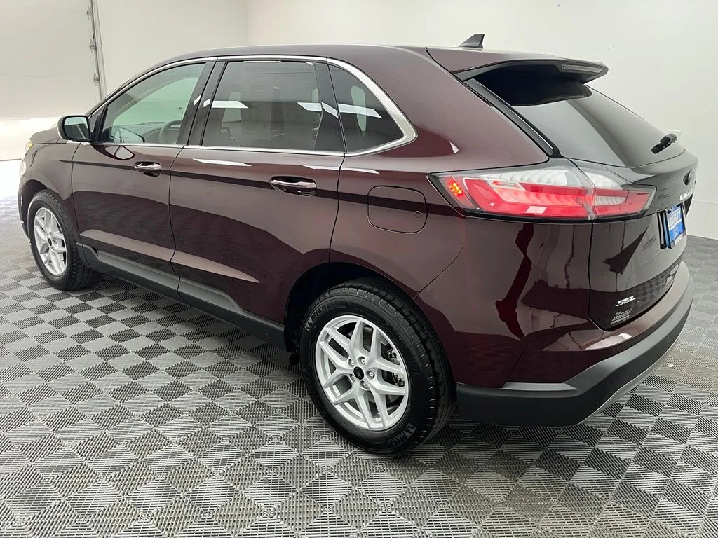 Used 2023 Red Ford SEL image 12