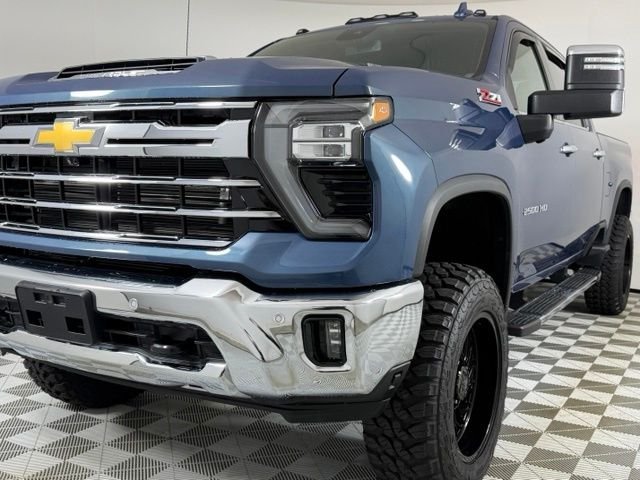 Used 2024 Lakeshore Blue Metallic Chevrolet LTZ image 9