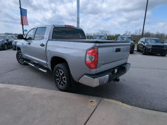 Used 2016 Silver Toyota SR5 image 27