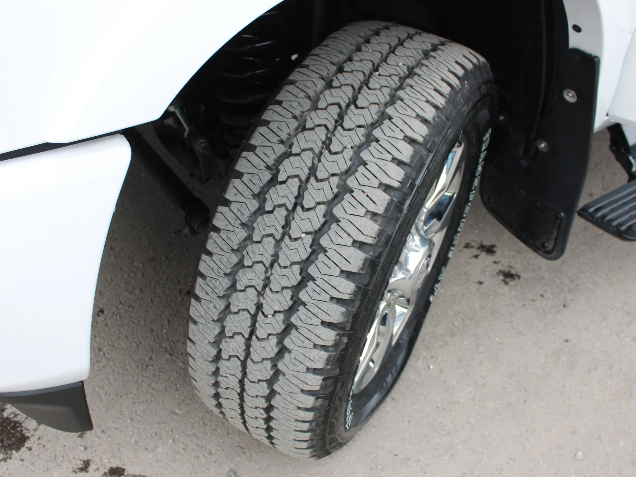 Certified Used 2024 White RAM Limited * No Accidents | Cummins | 5th Wheel & Gooseneck | Adaptive Cruise | Running Boards image 12