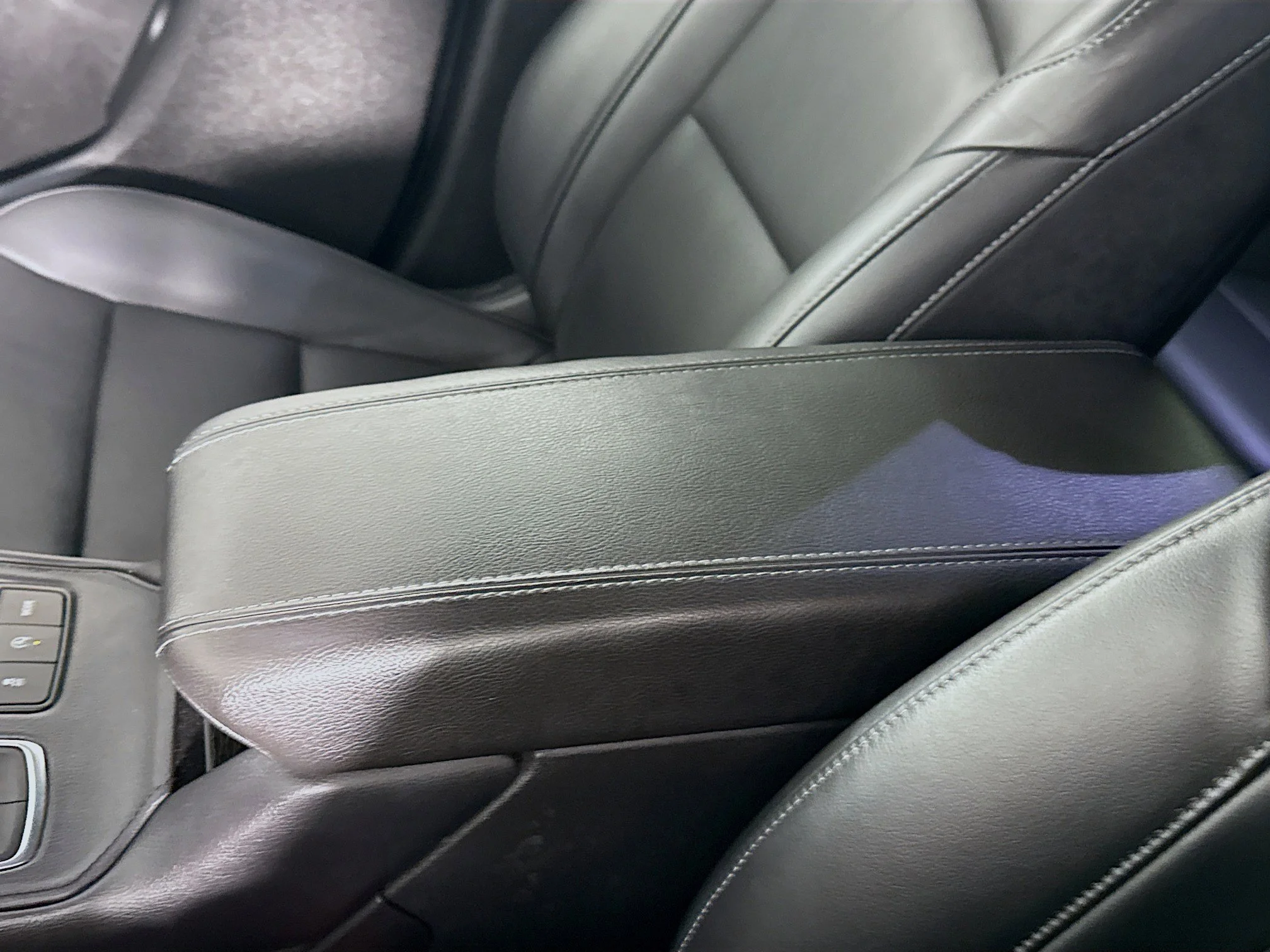 Used 2019 Radiant Silver Metallic Cadillac FWD Premium Luxury image 14
