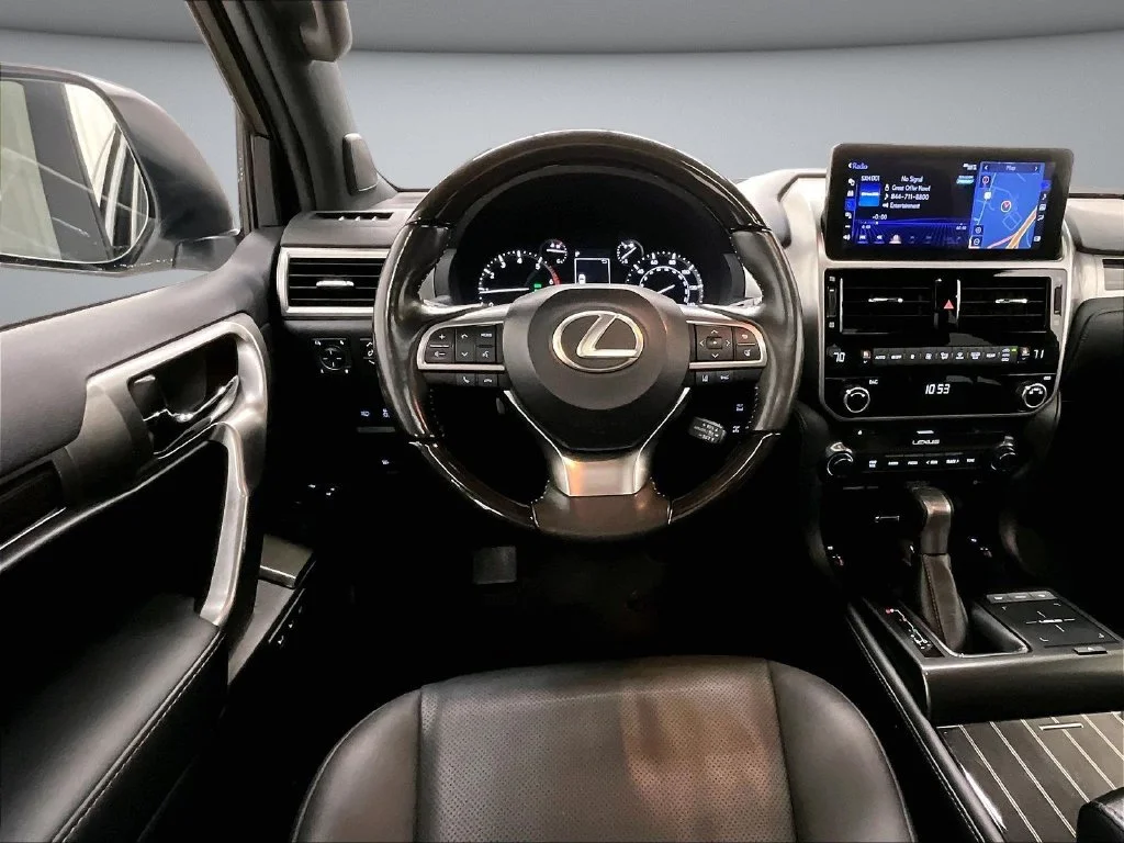 Used 2023 White Lexus 460 image 8