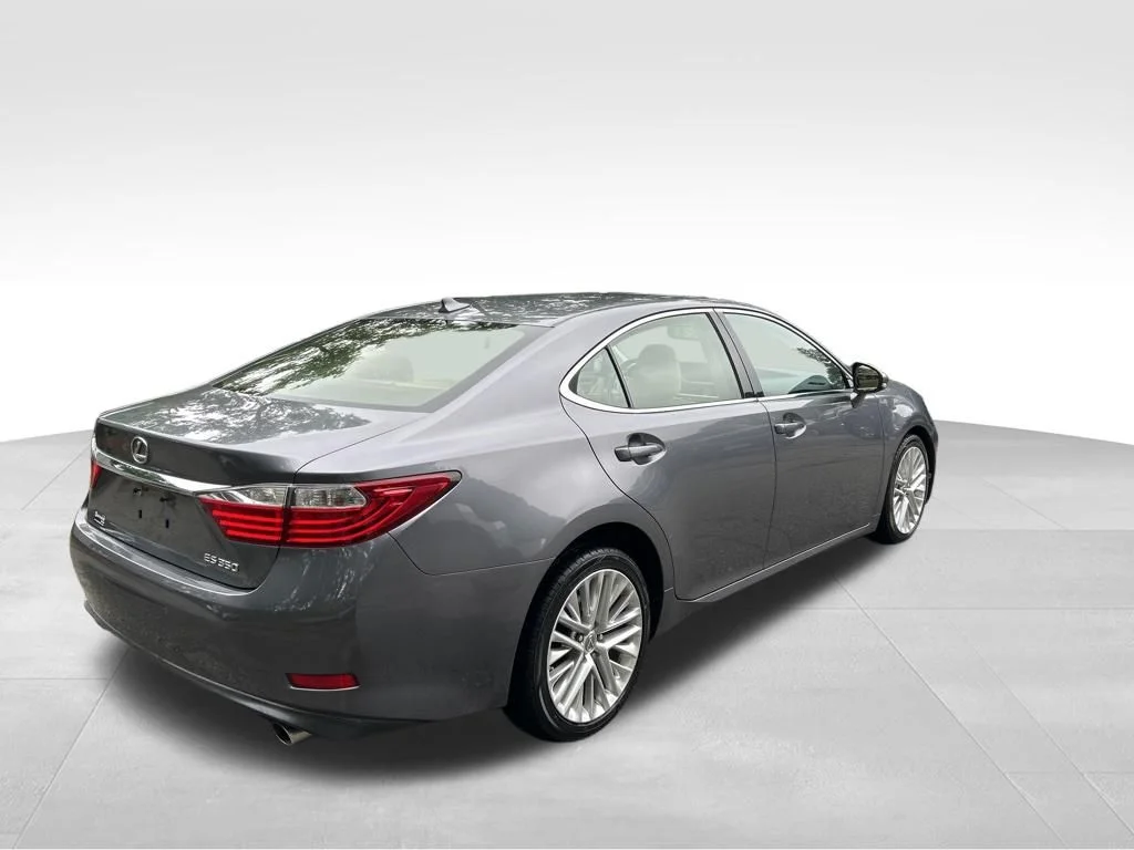 Used 2013 Gray Lexus 350 image 4