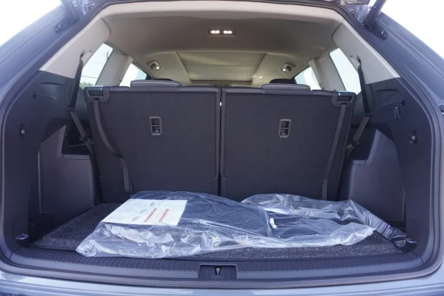 New 2026 Pure Gray Volkswagen 2.0T SE W/TECHNOLOGY image 9