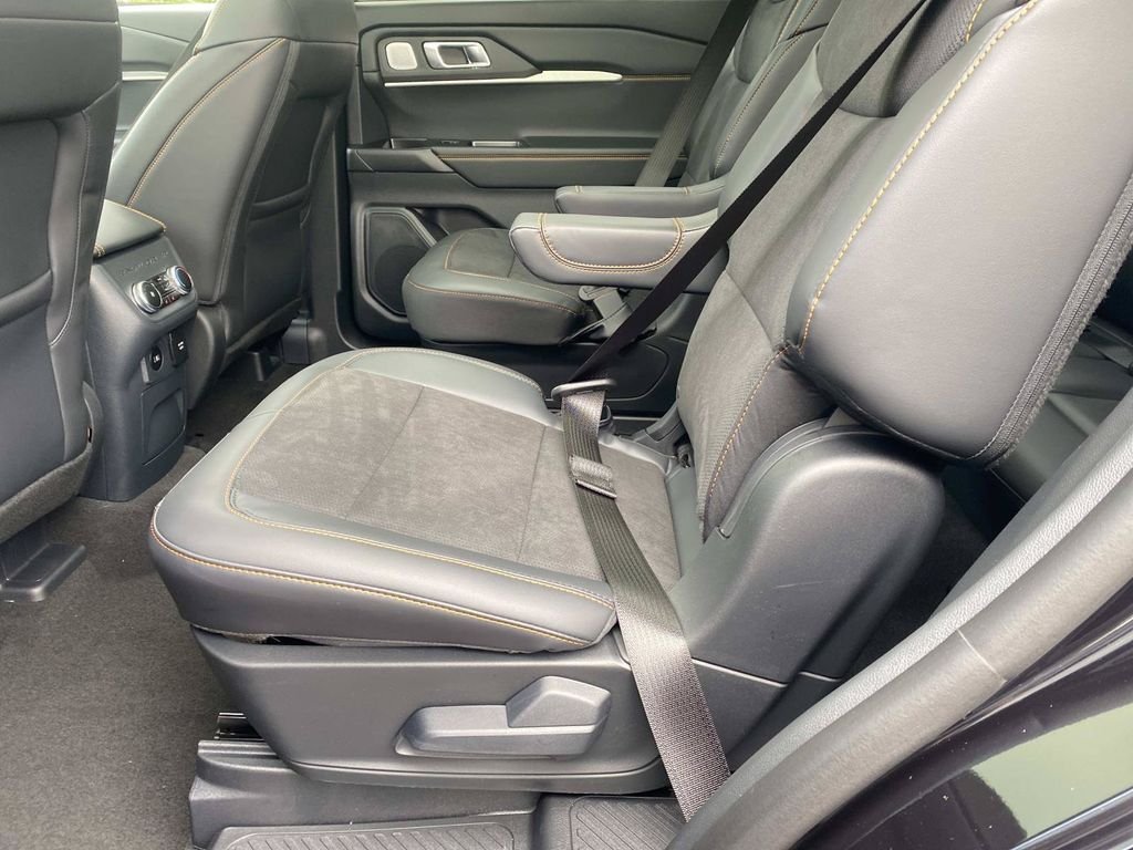 New 2026 Agate Black Metallic Ford Tremor® image 9