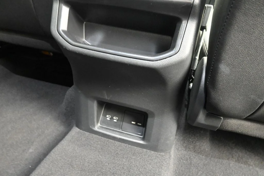 2025 Volkswagen Atlas Cross Sport SE w/Tech - Photo 13