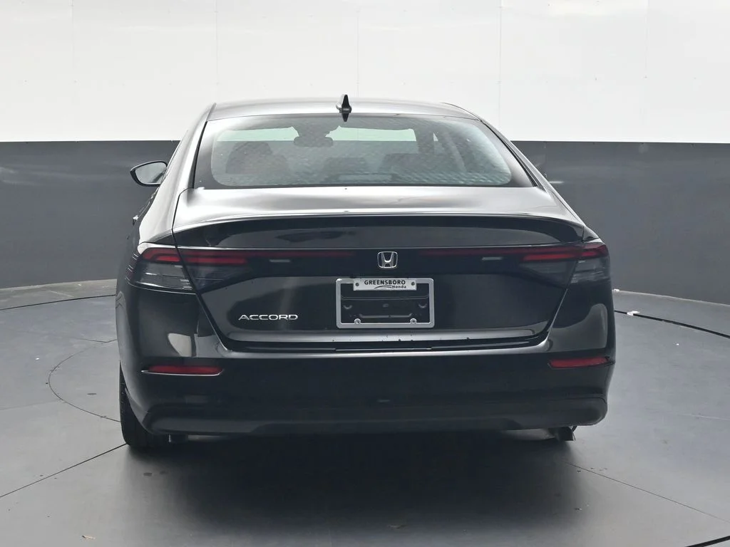 Used 2026 Crystal Black Pearl Honda SE image 5