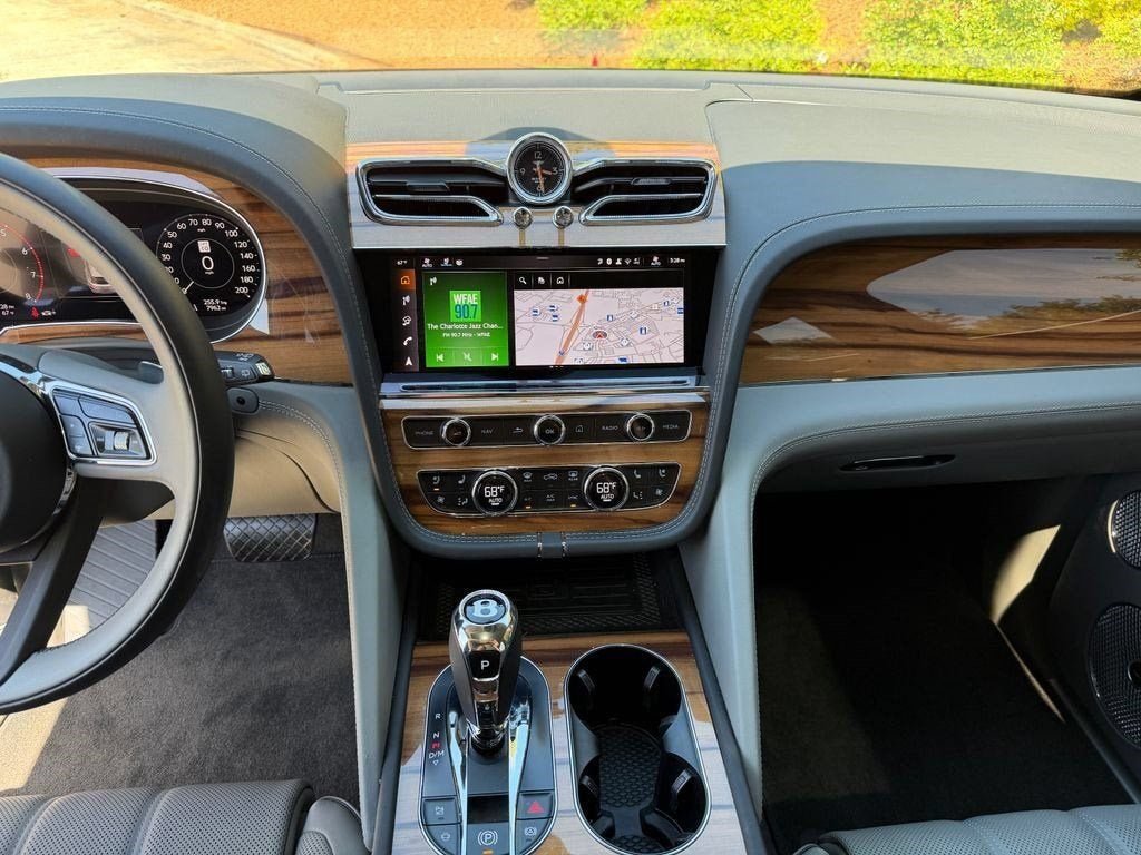 Used 2025 Gravity Gray Bentley Azure image 5