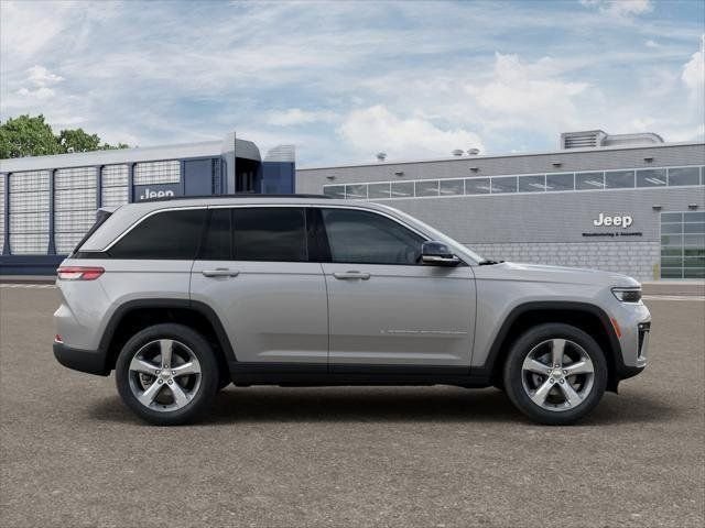 New 2026 Silver Zynith Exterior Paint Jeep Limited image 12